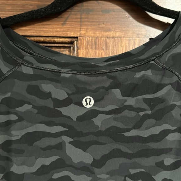 Lululemon Open Back Top - Picture 5 of 5